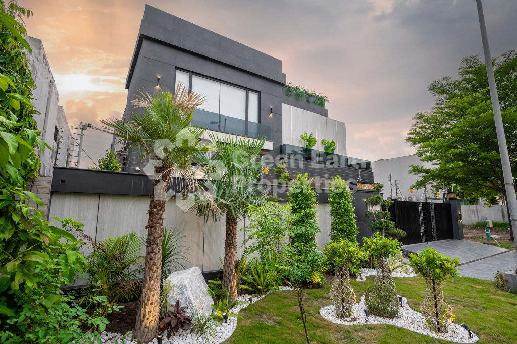 658 C, DHA Phase 6, 1 Kanal Fully Furnished House – 4